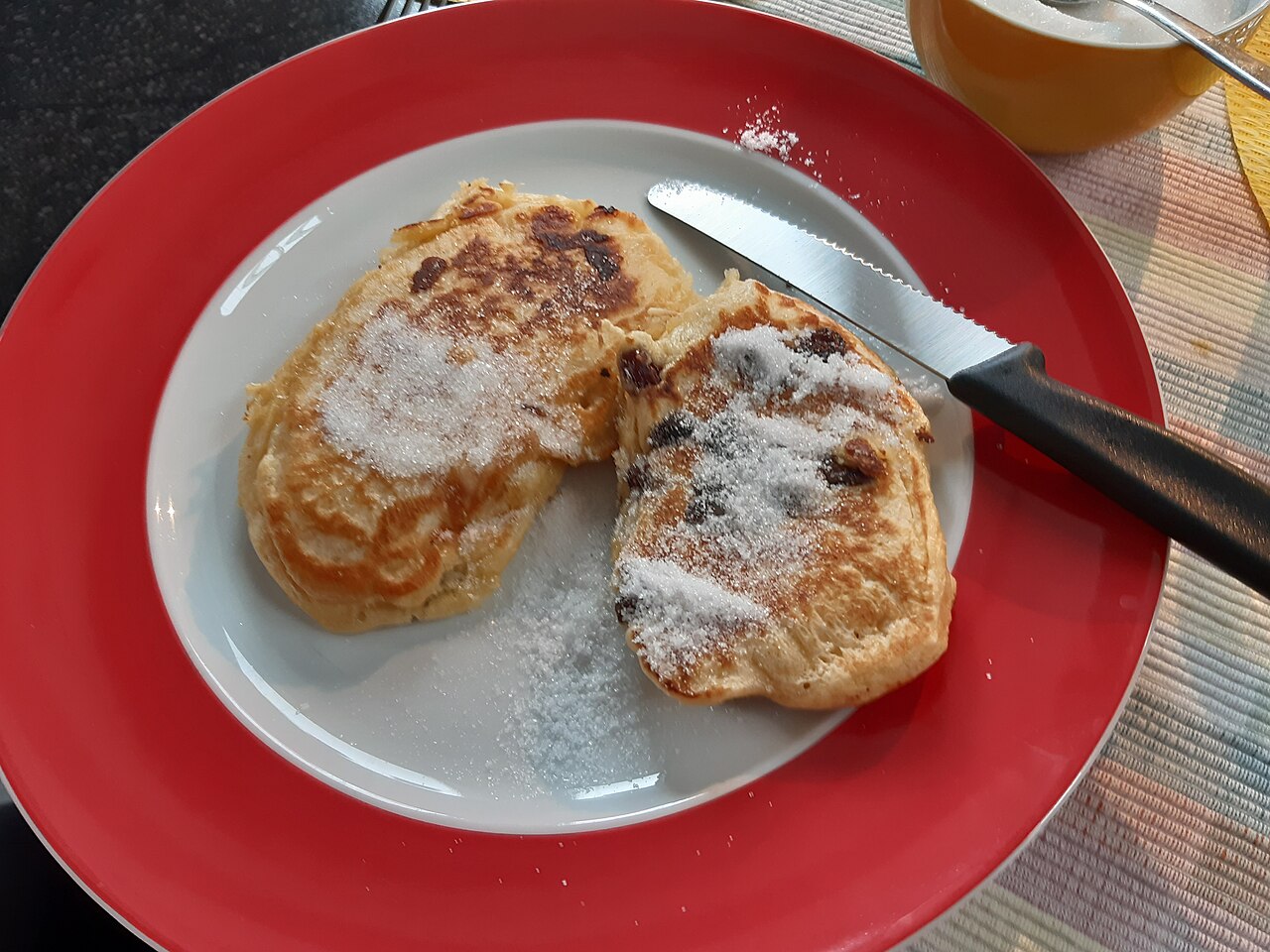 Dampfnudeln mit Weinsoße